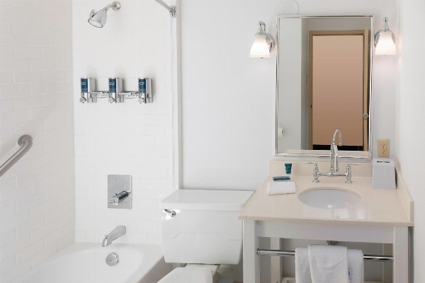 Four Points By Sheraton Asheville Downtown image 7